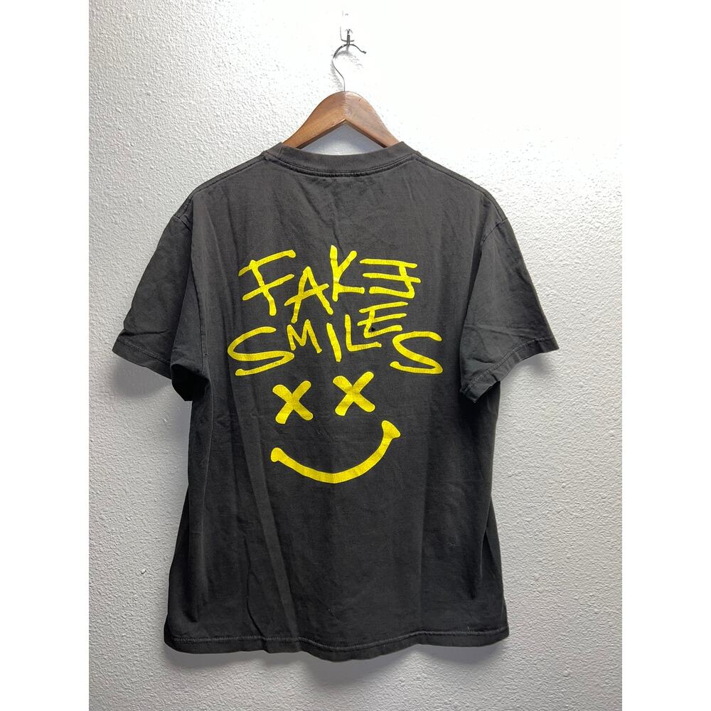 Yours Truly Fake Smiles Shirt We Hurt The Ones We Love Pain Black Tee Large
